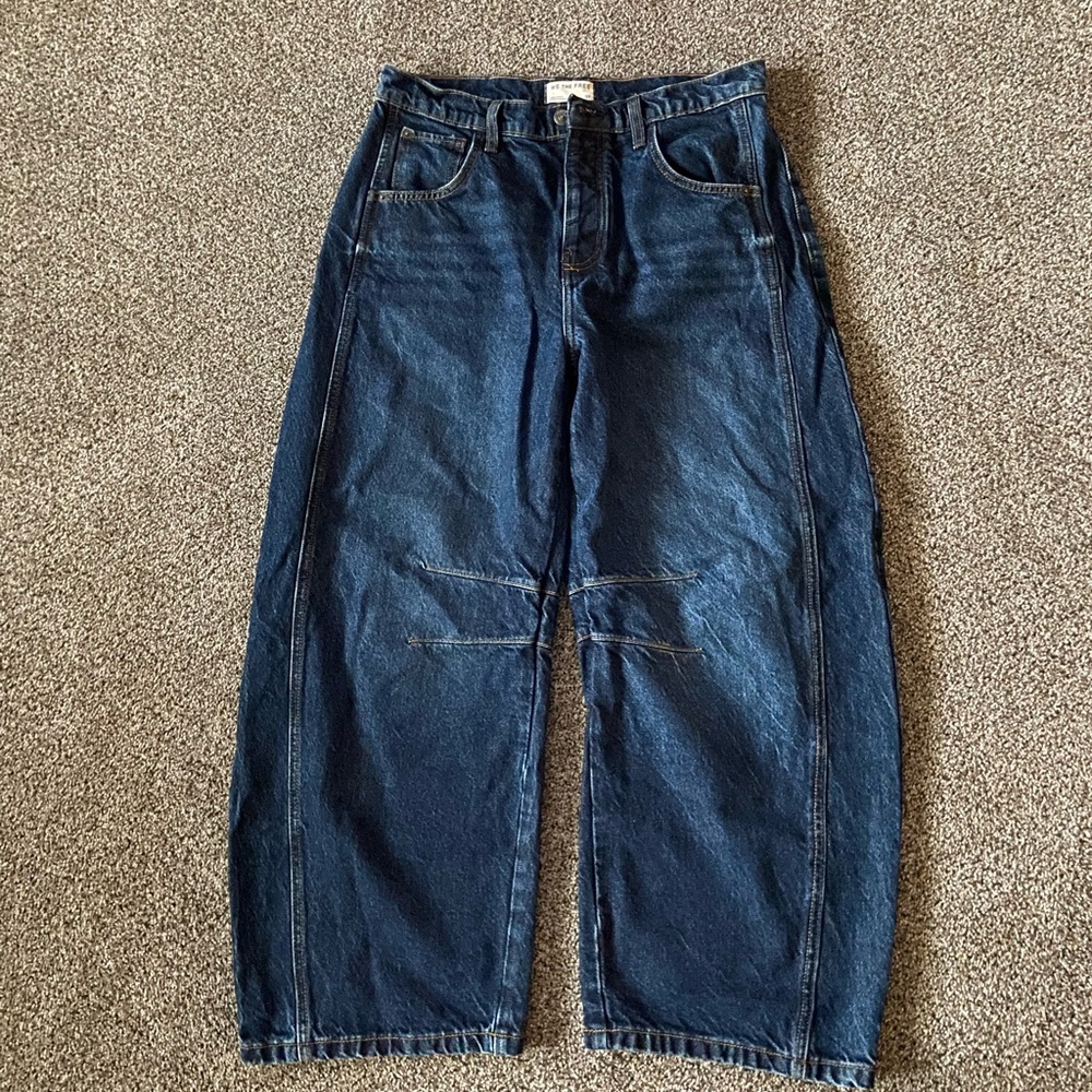 We The Free Good Luck Mid-Rise Barrel Jeans 
(Deep End)
*Brand New Never Worn*